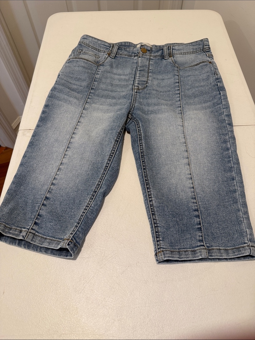 90s Jordache Fitted Denim Petal Pushers Bermuda Shorts Front Seam Vintage 10